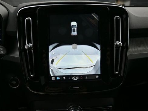 New 2024 Volvo XC40 B5 Plus w/ Protection Package Premier image 11