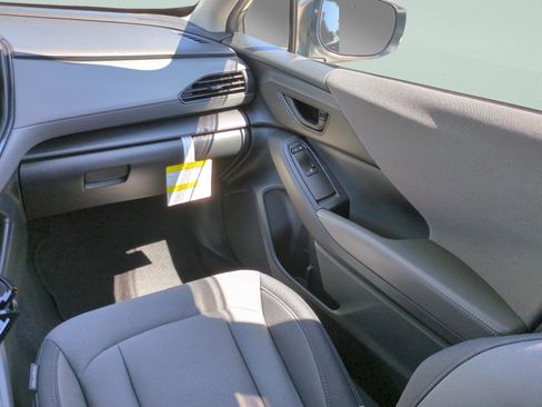 New 2026 Subaru Crosstrek 2.0i Premium AWD/4WD image 15