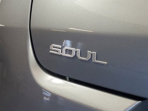 Used 2023 Kia Soul GT-Line image 7