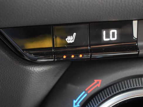 Used 2021 Chevrolet Blazer LT FWD image 26