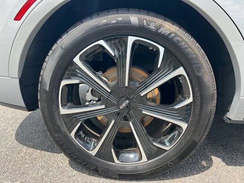 New 2026 Lincoln Nautilus Reserve AWD/4WD image 18