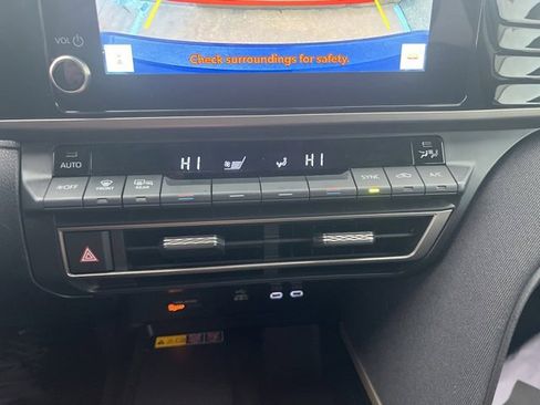 Used 2025 Toyota Camry LE image 12