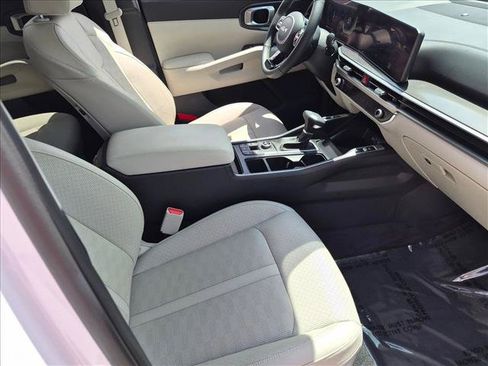 Used 2025 Kia Sorento S FWD image 21