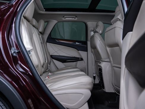 Used 2019 Lincoln MKC Select w/ Select Plus Package image 12