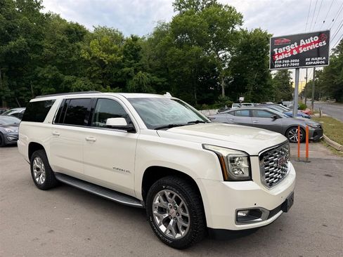 Used 2015 GMC Yukon XL SLT w/ Open Road Package AWD/4WD image 2
