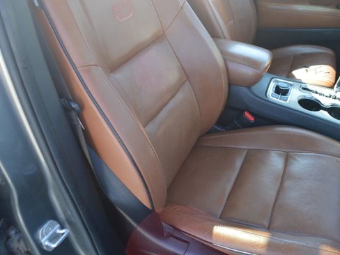 Used 2013 Jeep Grand Cherokee Overland Summit AWD/4WD image 24