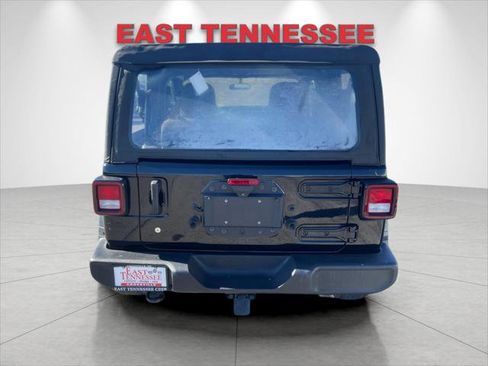 Used 2021 Jeep Wrangler Sport image 4