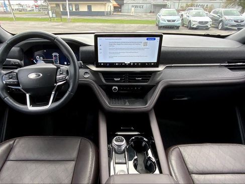 Certified 2025 Ford Explorer Platinum image 15