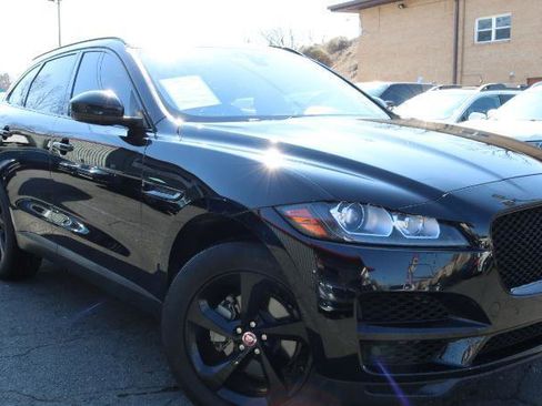 Used 2020 Jaguar F-PACE Premium image 3