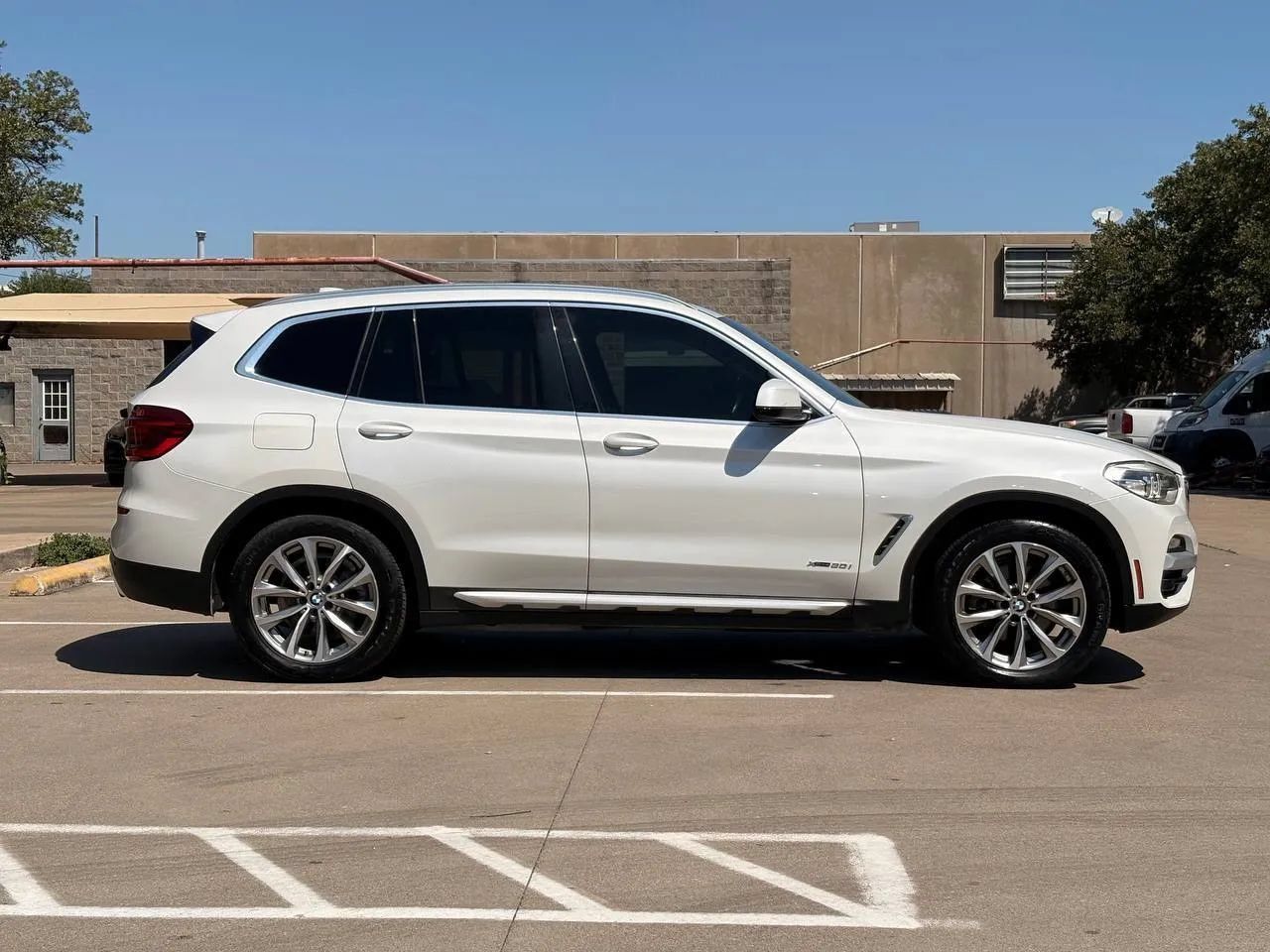 Used 2018 BMW X3 xDrive30i AWD/4WD image 2