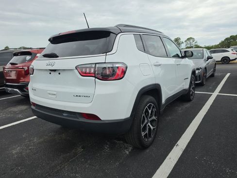 Used 2025 Jeep Compass Limited AWD/4WD image 17