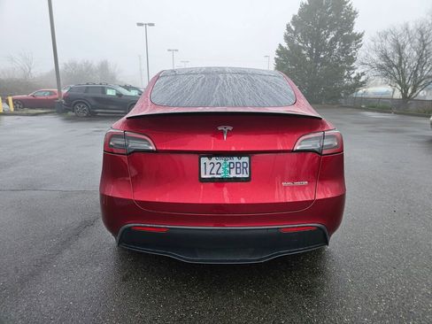 Used 2024 Tesla Model Y Performance image 6