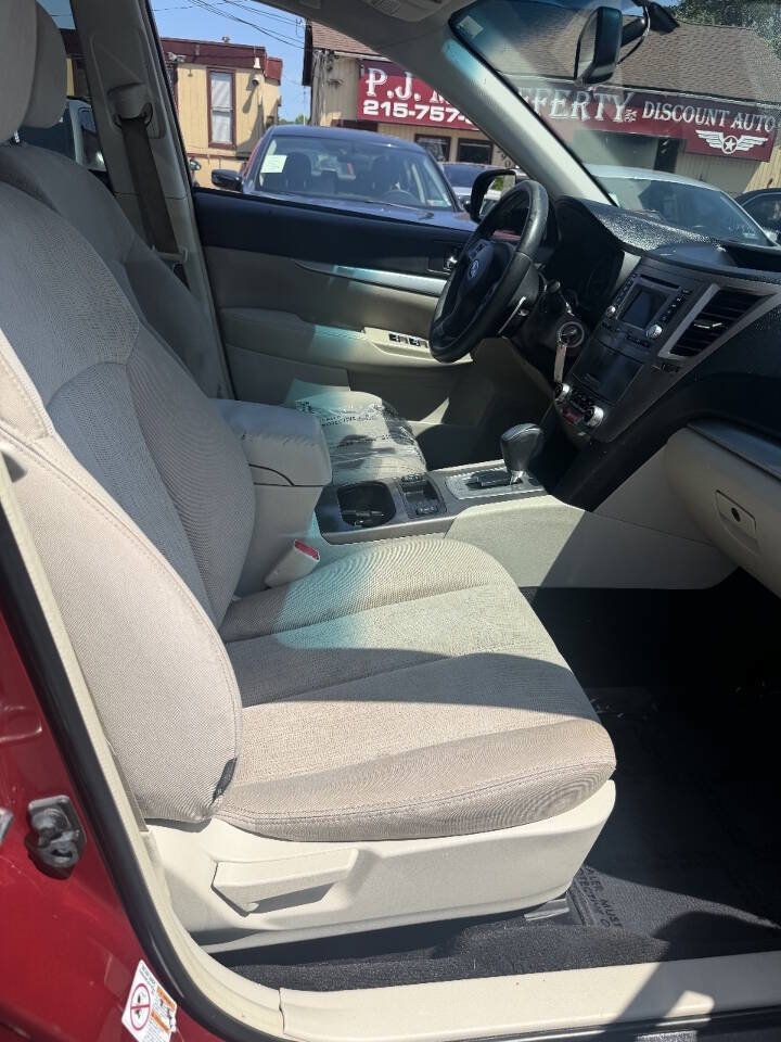 Used 2014 Subaru Outback 2.5i Premium AWD/4WD image 6