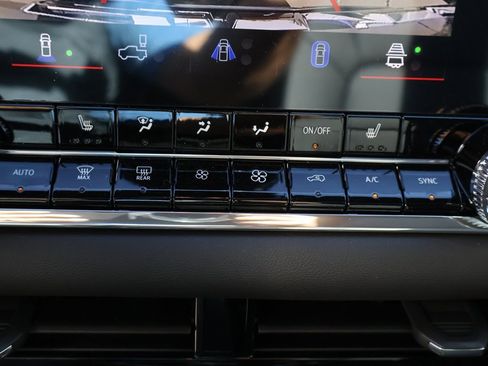 New 2026 GMC Canyon Elevation w/ Convenience Package image 31