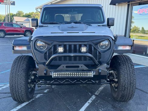 Used 2020 Jeep Gladiator Sport w/ Quick Order Package 24S AWD/4WD image 11