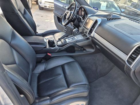 Used 2016 Porsche Cayenne GTS image 16