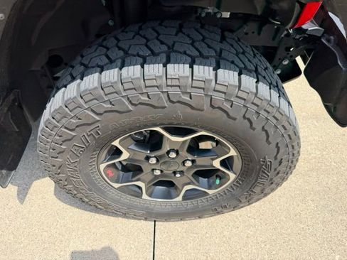 Used 2023 Jeep Gladiator Rubicon w/ Cold Weather Group AWD/4WD image 13