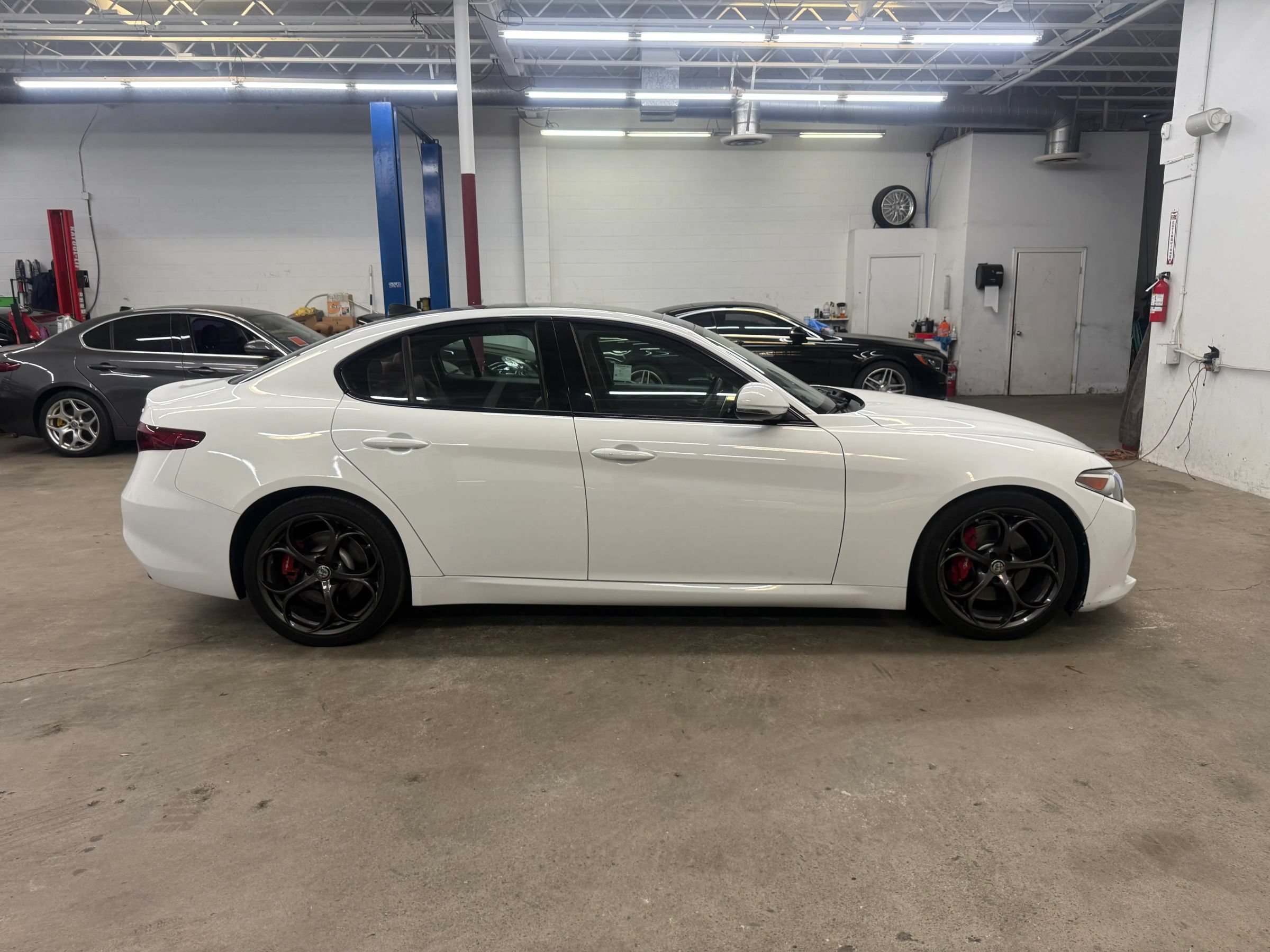 Used 2018 Alfa Romeo Giulia Ti Sport w/ Quick Order Package 22U Sport RWD image 7