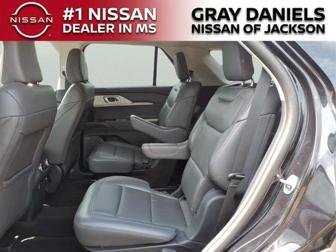 Used 2025 Ford Explorer Active w/ Active Comfort Package RWD image 26