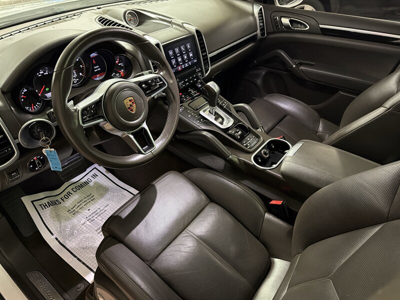 Used 2017 Porsche Cayenne Platinum Edition w/ Premium Package (PJV) AWD/4WD image 20