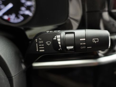 Used 2024 Nissan Pathfinder SV w/ Lighting Package (N92) FWD image 21