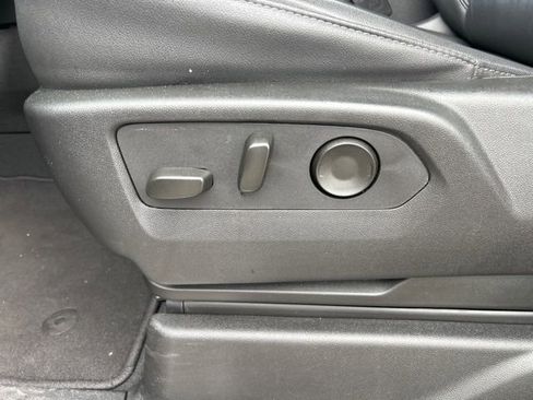 Used 2024 Chevrolet Tahoe LT RWD image 16