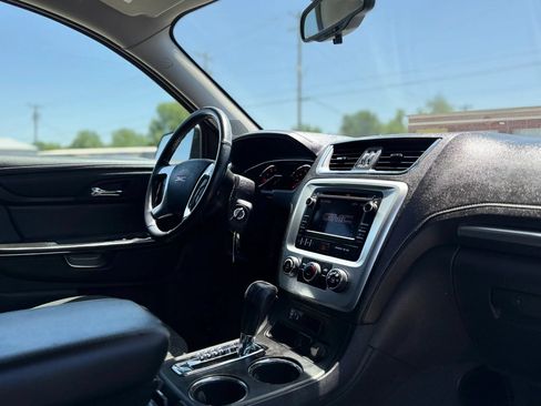 Used 2016 GMC Acadia SLE FWD image 30