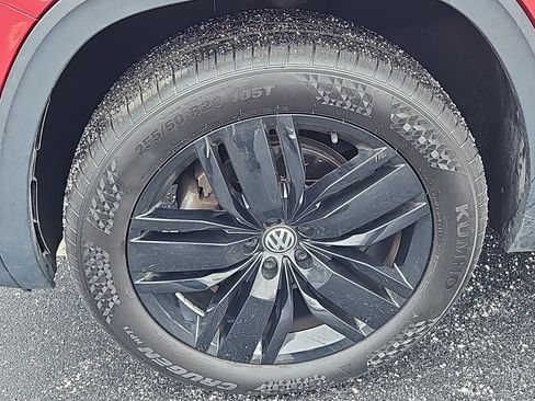 Used 2018 Volkswagen Atlas SEL Premium image 4