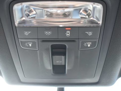 Used 2018 Audi Q3 2.0T Premium Plus w/ Premium Plus Package AWD/4WD image 34
