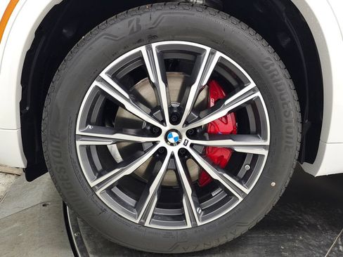 Used 2026 BMW X5 xDrive40i w/ M Sport Package AWD/4WD image 7