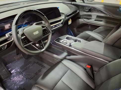 New 2026 Cadillac Lyriq Sport image 9