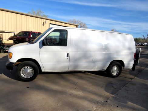 Used 2001 Ford E-150 and Econoline 150 image 32