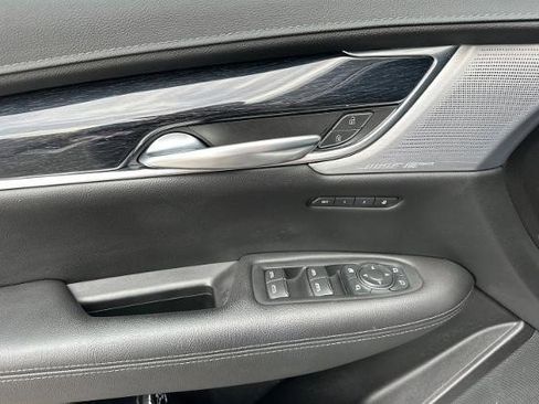 Certified 2023 Cadillac XT5 Premium Luxury image 9