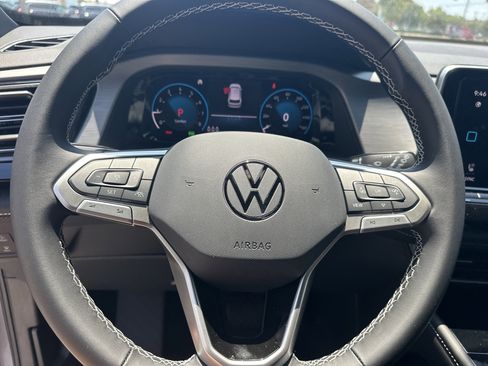 New 2026 Volkswagen Atlas Cross Sport SE FWD image 19