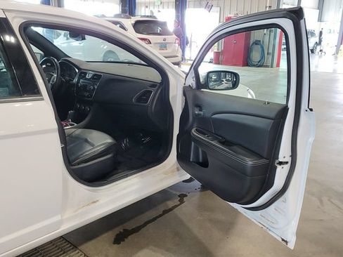 Used 2013 Chrysler 200 Limited FWD image 16