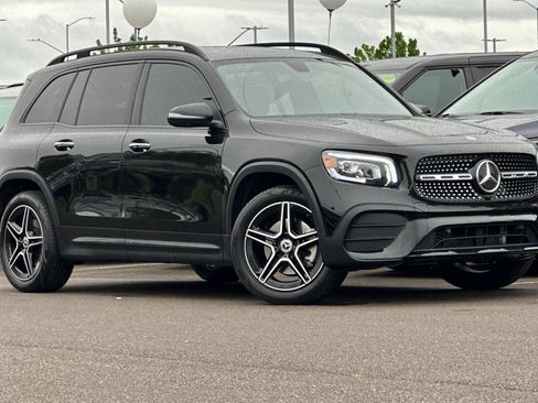 Used 2023 Mercedes-Benz GLB 250 image 2