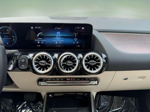 Certified 2023 Mercedes-Benz GLA 250 4MATIC image 13