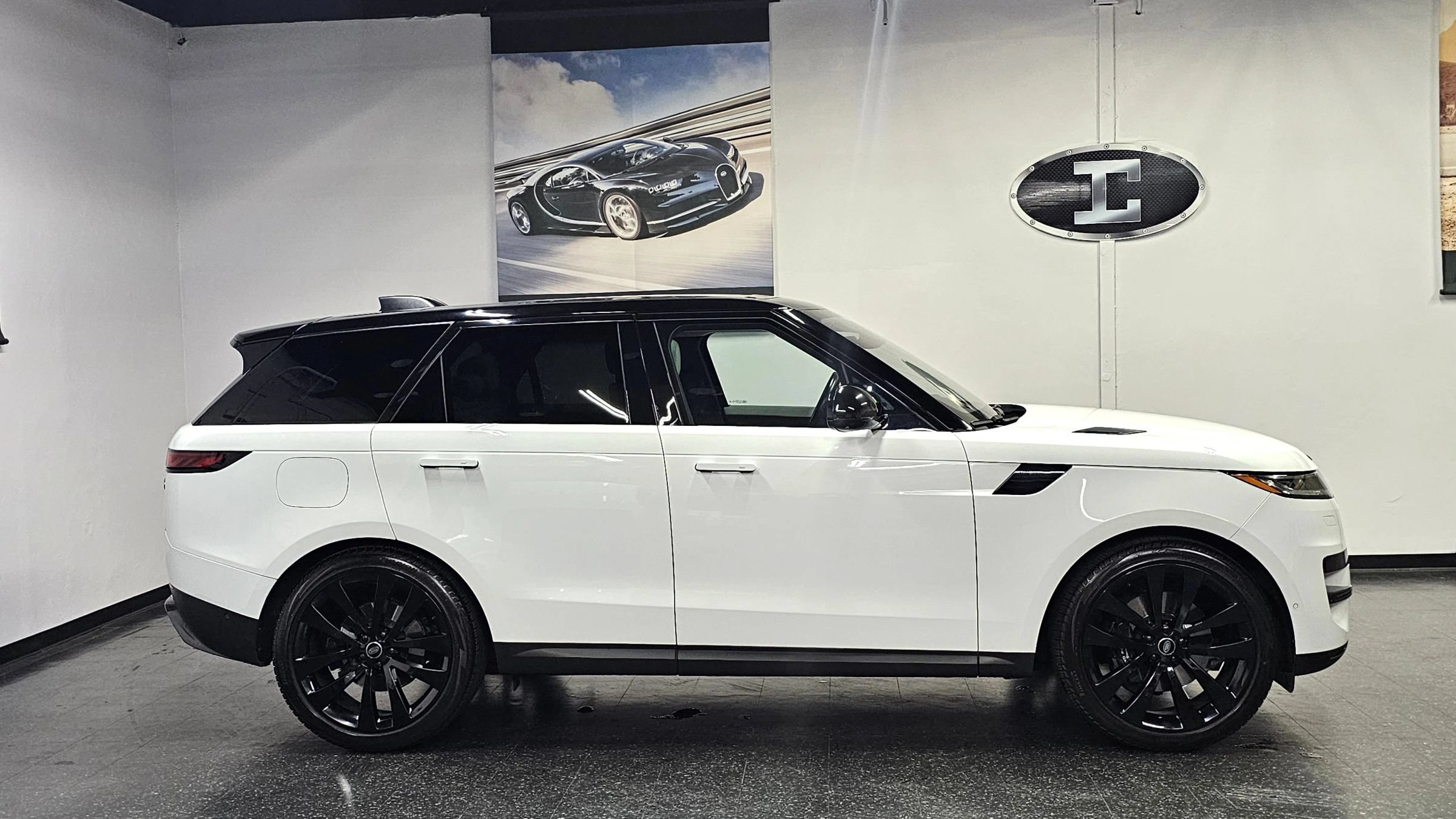 Used 2023 Land Rover Range Rover Sport SE AWD/4WD image 13