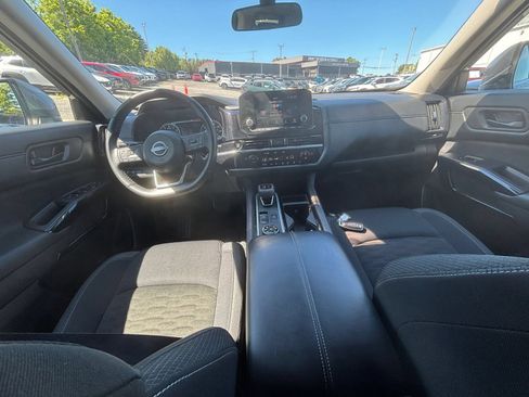 Used 2025 Nissan Pathfinder SV AWD/4WD image 29