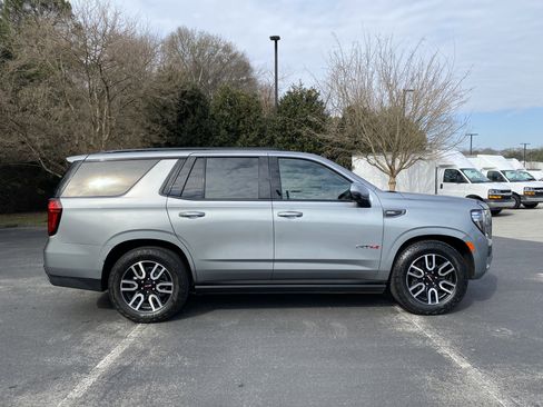 Used 2024 GMC Yukon AT4 w/ AT4 Premium Plus Package image 10