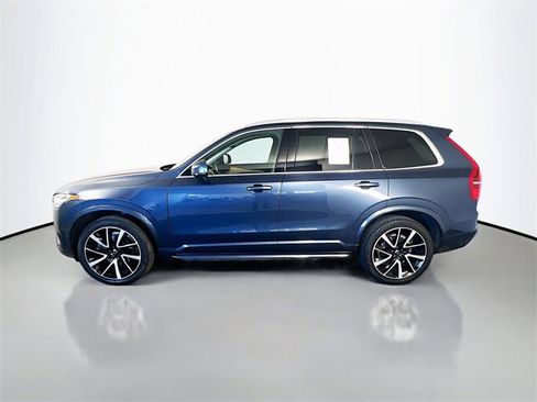 Used 2022 Volvo XC90 T6 Momentum w/ Advanced Package image 4