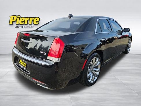 Used 2016 Chrysler 300 C RWD image 5