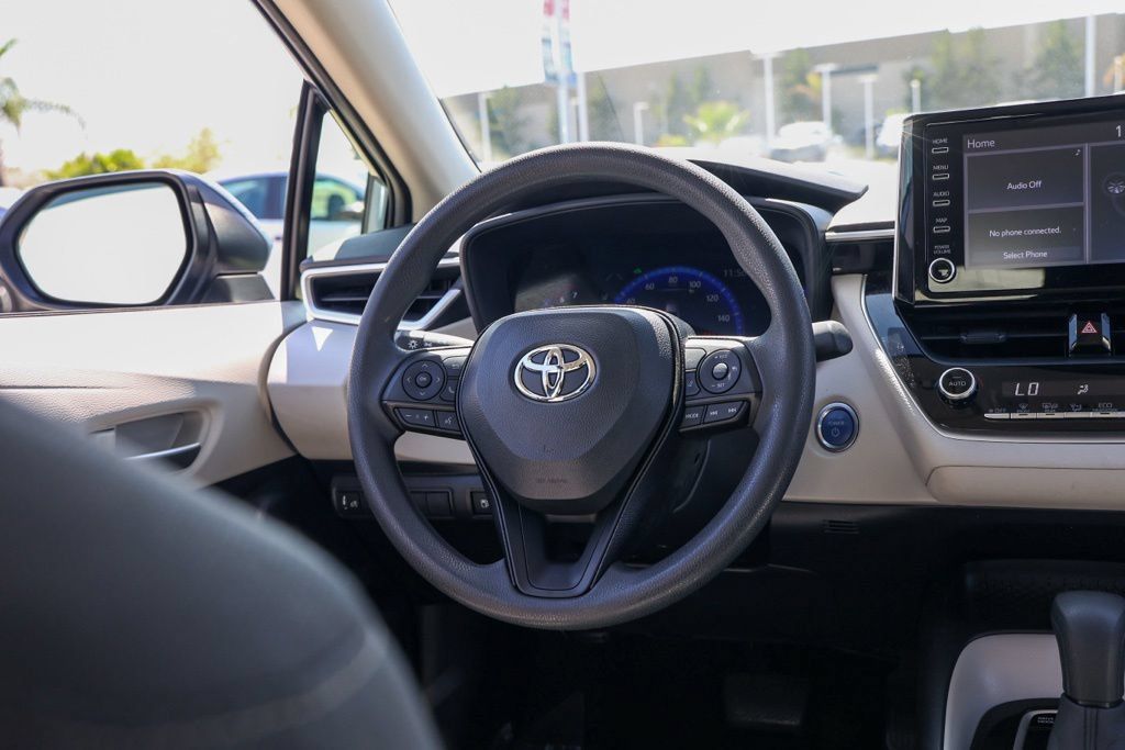 Used 2020 Toyota Corolla LE FWD image 23