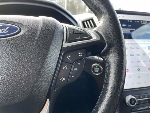 Used 2022 Ford Edge SEL image 25