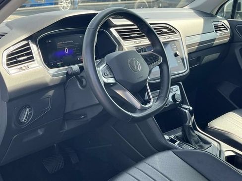 Used 2024 Volkswagen Tiguan SE FWD image 12