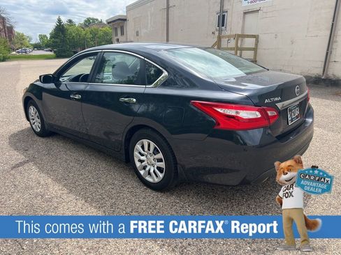 Used 2017 Nissan Altima 2.5 S w/ Power Driver Seat Package FWD image 2