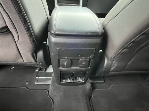 Used 2023 Ford Explorer XLT RWD image 25