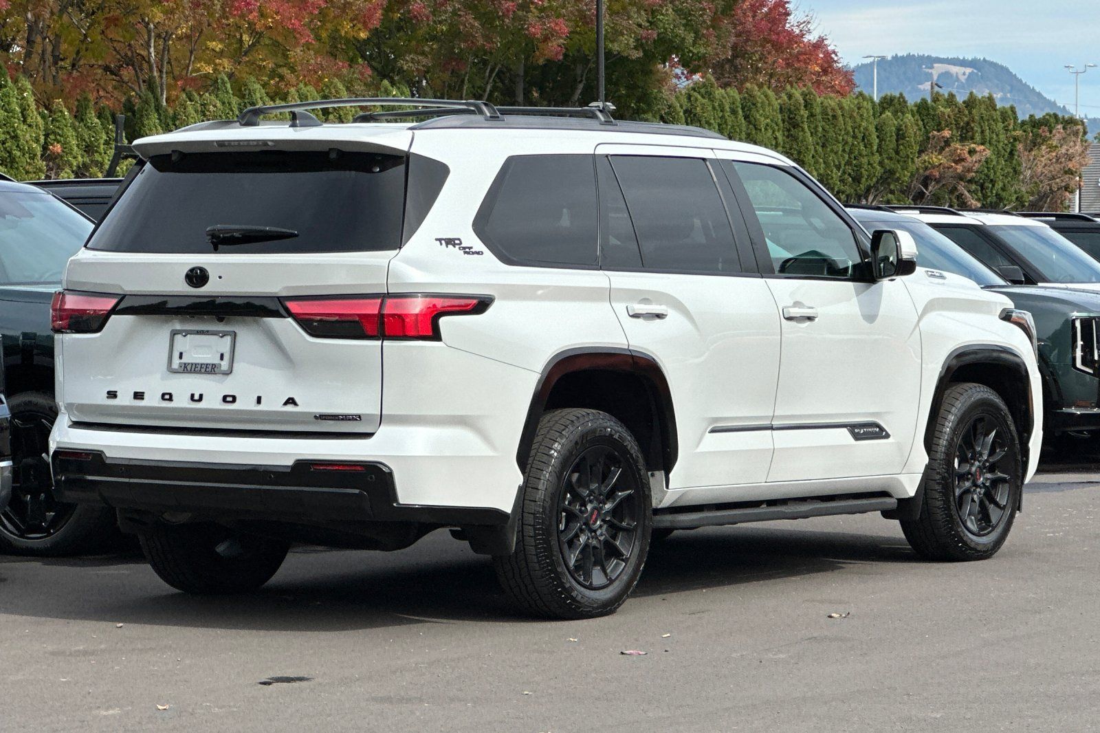 Used 2025 Toyota Sequoia Platinum AWD/4WD image 4