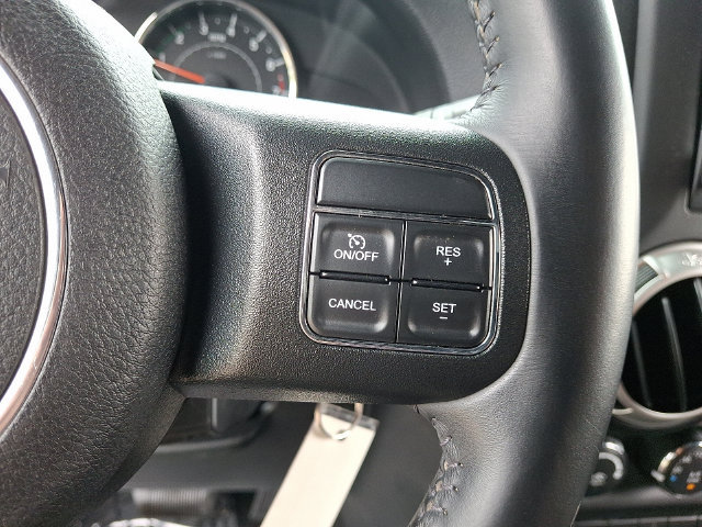 Used 2017 Jeep Wrangler Unlimited Sahara w/ Connectivity Group AWD/4WD image 20