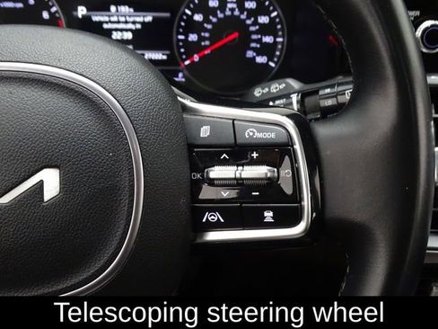 Used 2022 Kia Sorento EX w/ Panoramic Sunroof Package image 29